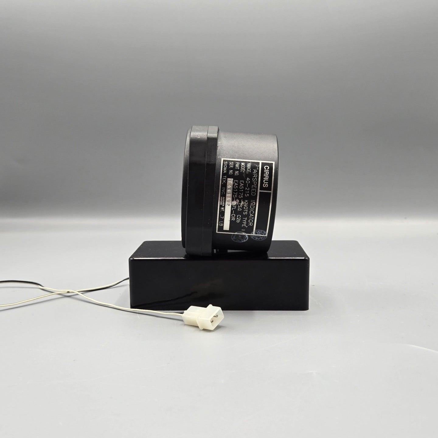 Sigma Tek Airspeed Indicator - PN: EA5175-07L-CIR