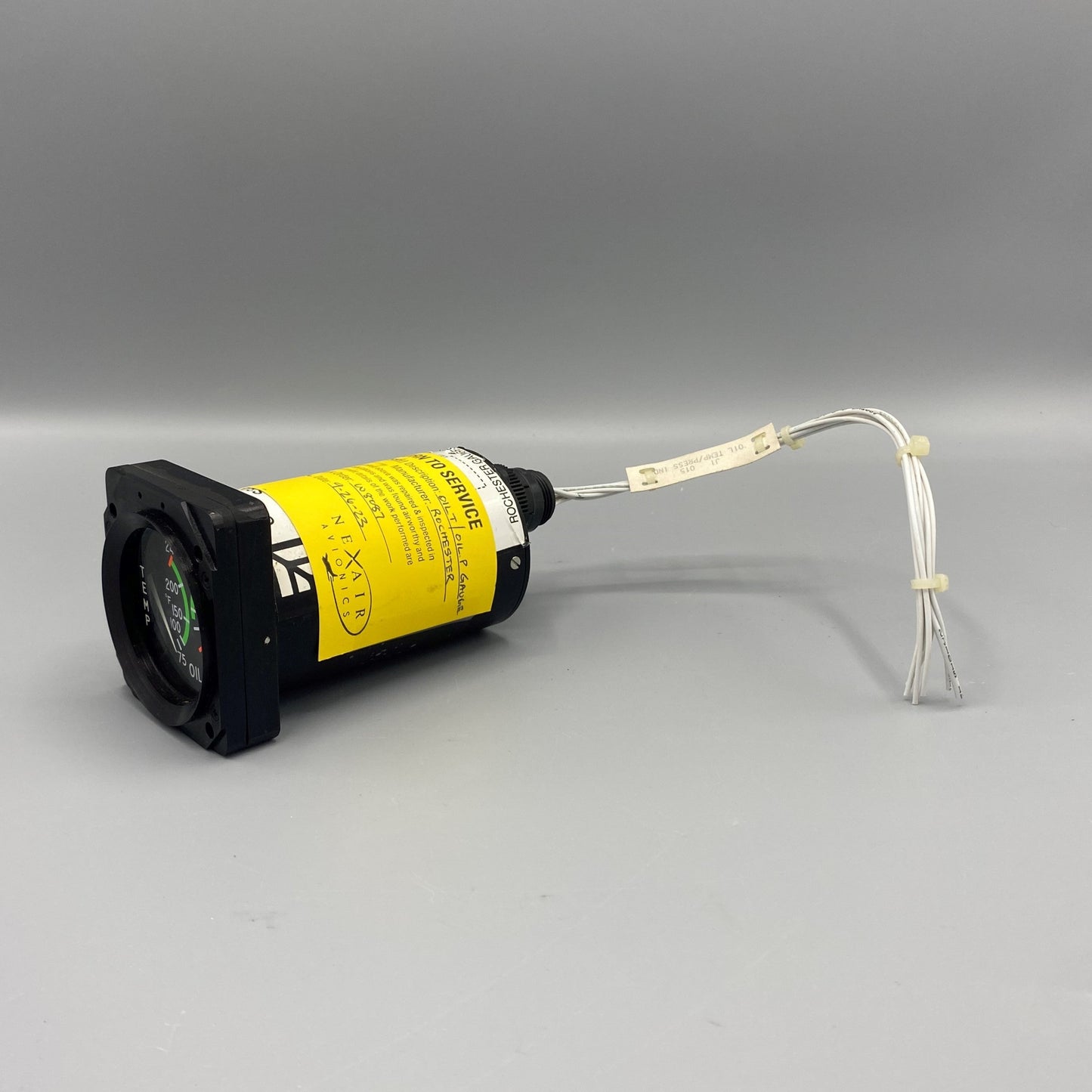 Cessna Dual Oil Temp / Pressure Gauge - Part Number: S3279-1, EG5045-06011