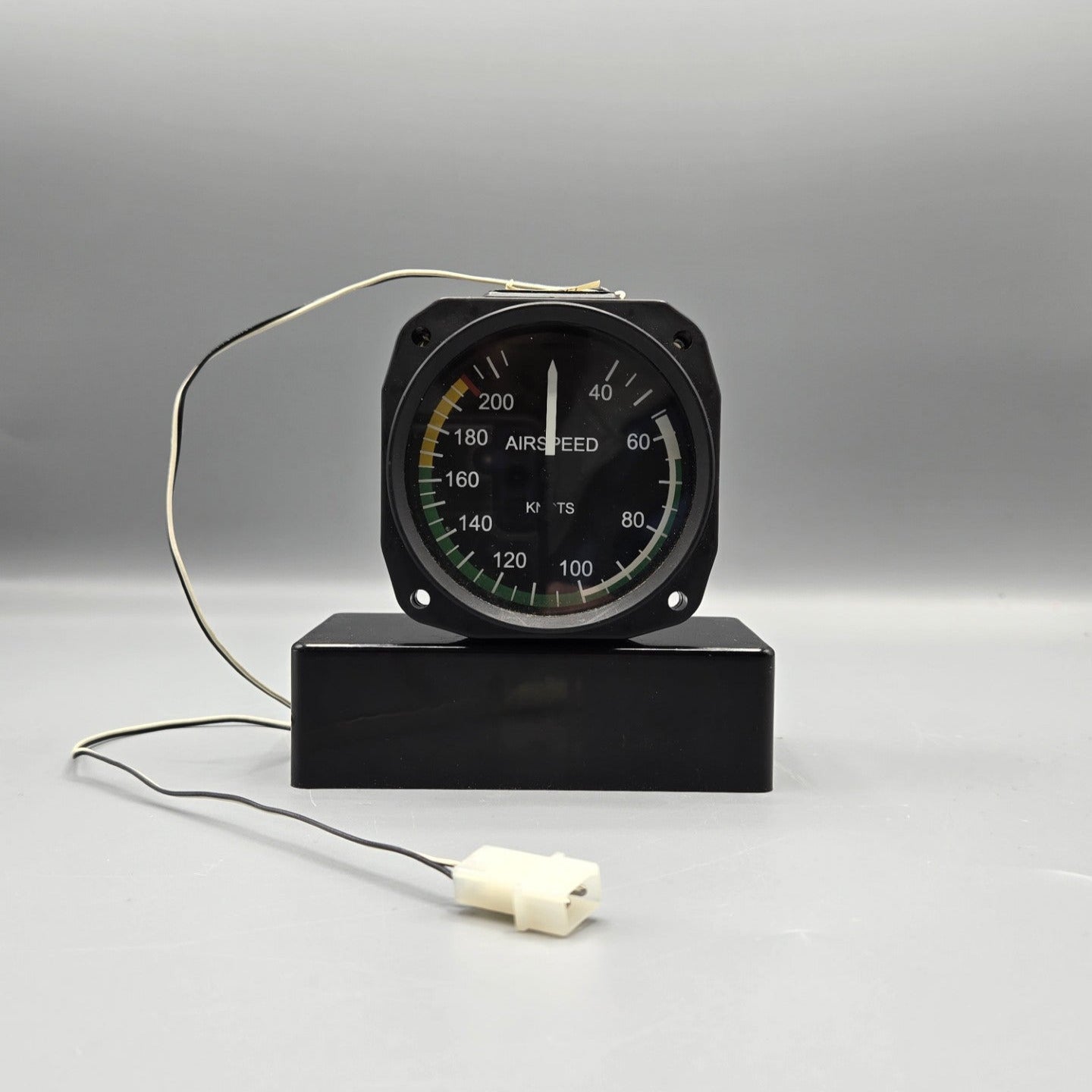 Sigma Tek Airspeed Indicator - PN: EA5175-07L-CIR