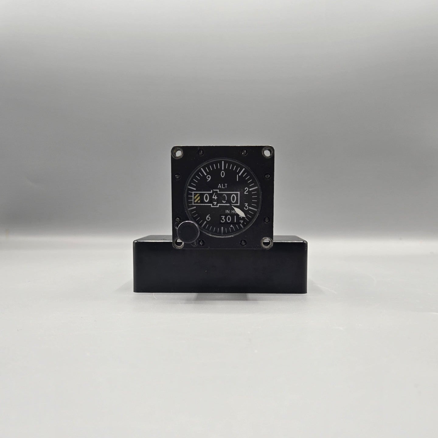 Aerosonic Pressure Altimeter Indicator - PN: 16450-1147 (PS50189-3)